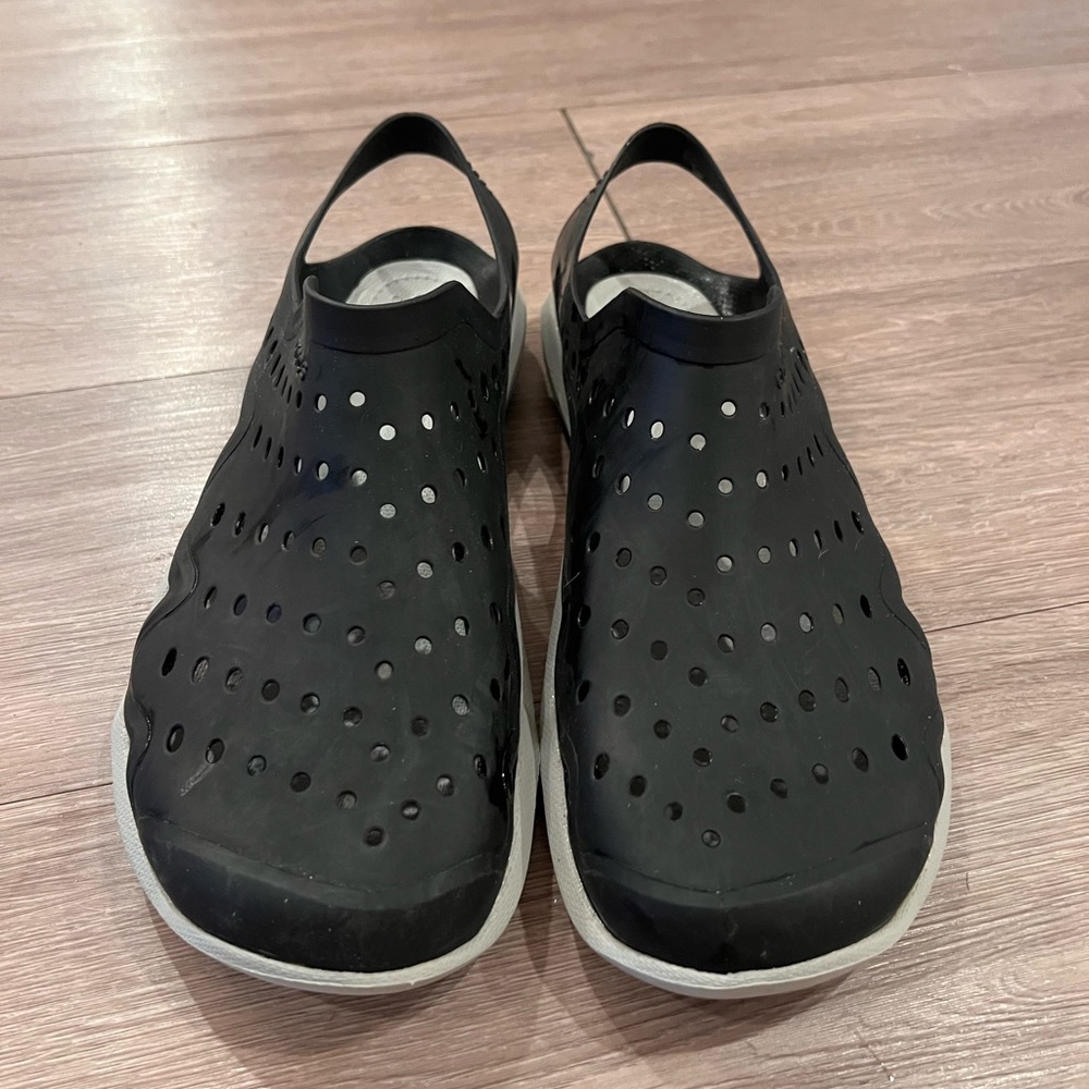 Mens CROCS Black Swiftwater Wave Sandals - Worn Once, Like New